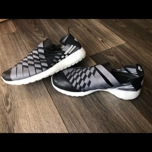 Nike woven slip ons